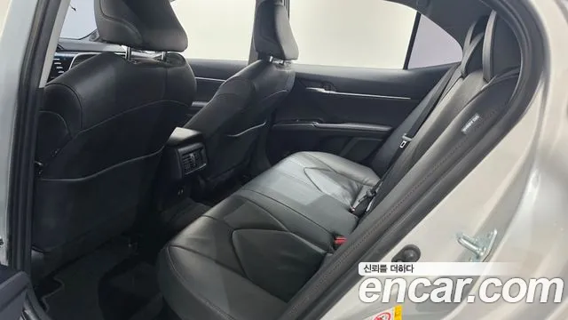 Toyota Camry 2018 thumb 11