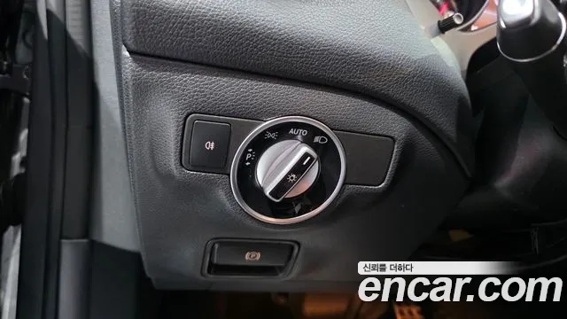 Mercedes-Benz CLA 2018 thumb 12