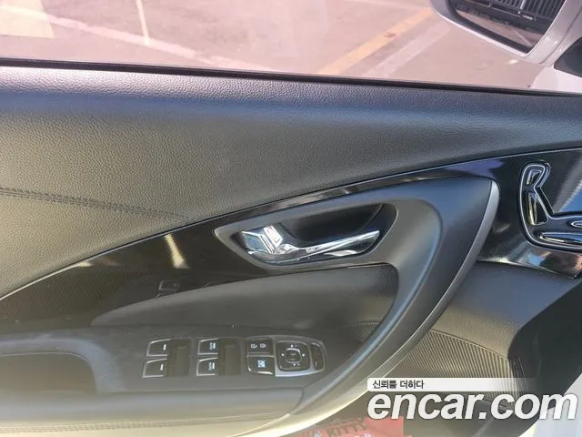 Hyundai Grandeur 2013 thumb 10