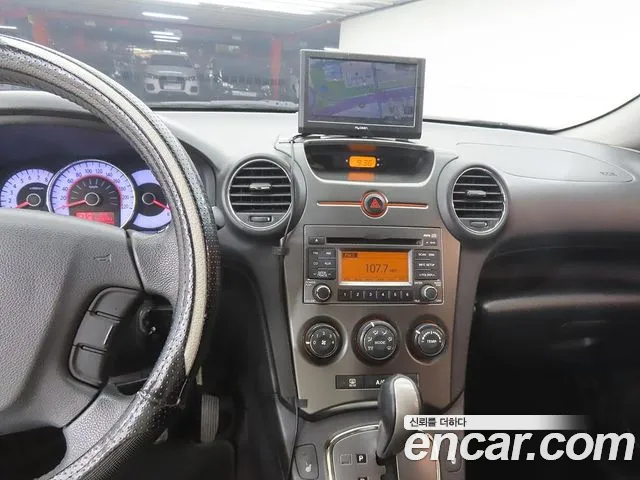 Kia Carens 2010 thumb 10