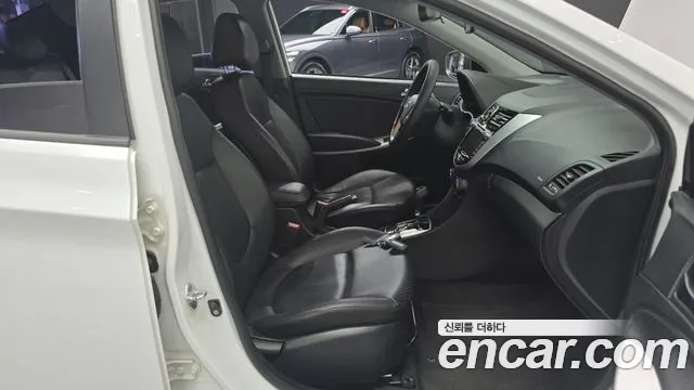 Hyundai Accent 2011 thumb 11