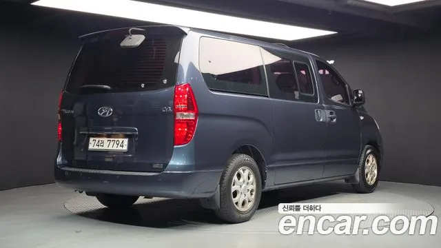 Hyundai Starex 2012 thumb 2