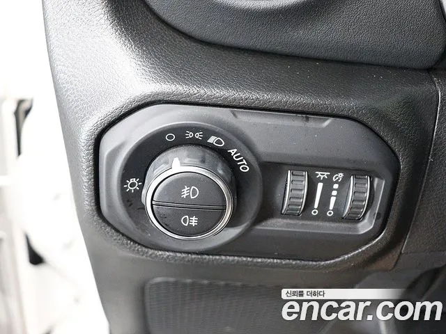 Jeep Wrangler 2022 thumb 6