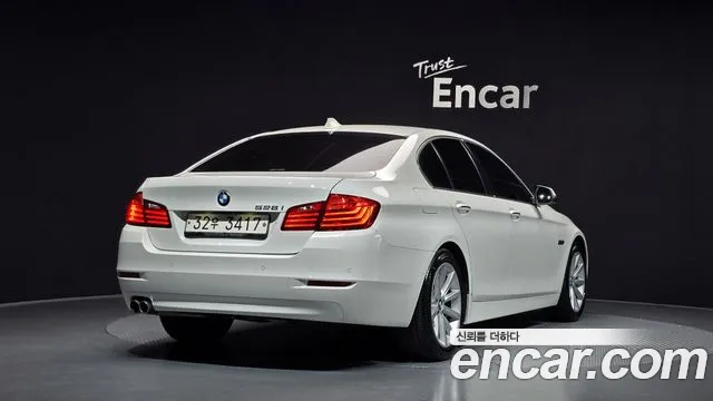 BMW 5-Series 2015 thumb 2