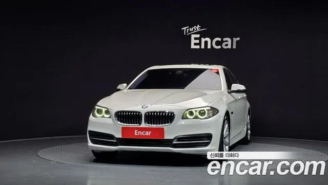 BMW 5-Series 2015 thumb 3
