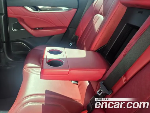 Maserati Levante 2020 thumb 9