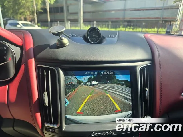 Maserati Levante 2020 thumb 10