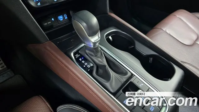 Hyundai Santa Fe 2018 thumb 9