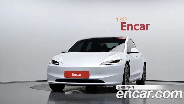 Tesla Model 3 2024 thumb 2
