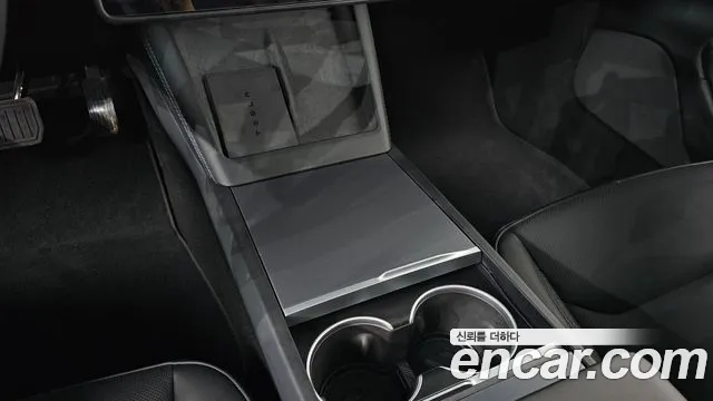 Tesla Model 3 2024 thumb 8