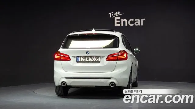 BMW 2-Series 2021 thumb 4