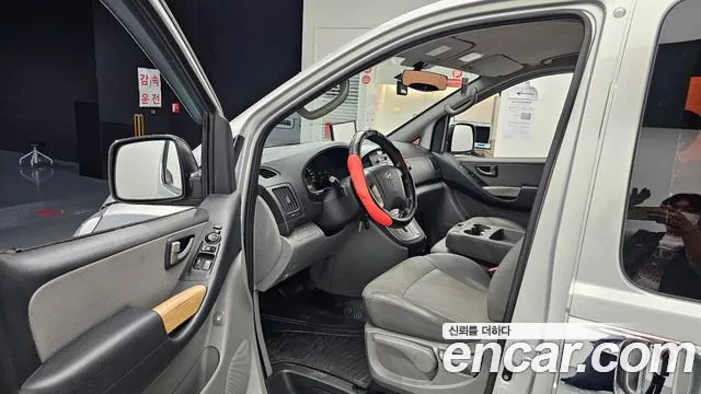 Hyundai Starex 2010 thumb 9