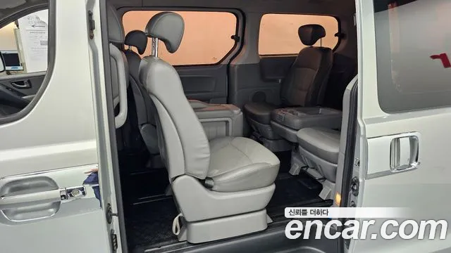 Hyundai Starex 2010 thumb 11