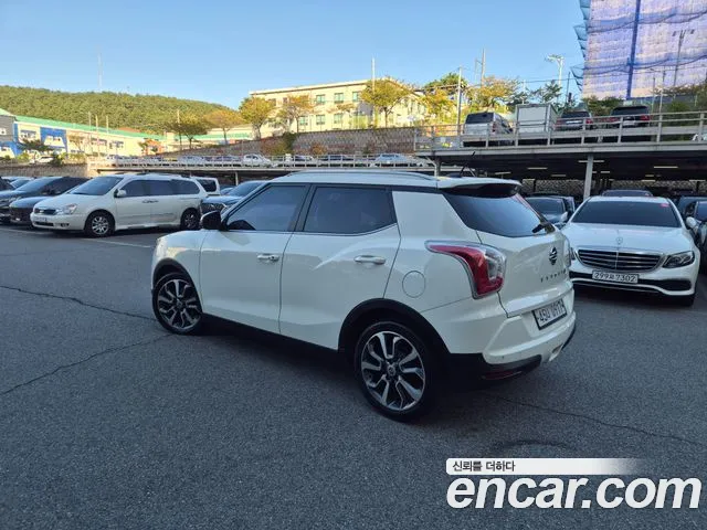 KG_Mobility_Ssangyong TIBOLI 2015 thumb 3