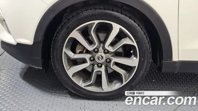 KG_Mobility_Ssangyong TIBOLI 2015 thumb 5