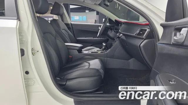 Kia K5 2017 thumb 10
