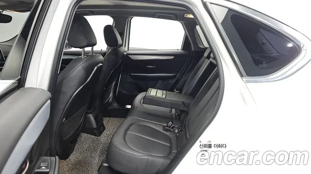 BMW 2-Series 2019 thumb 11