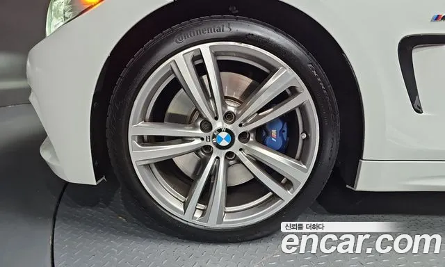 BMW 4-Series 2017 thumb 4