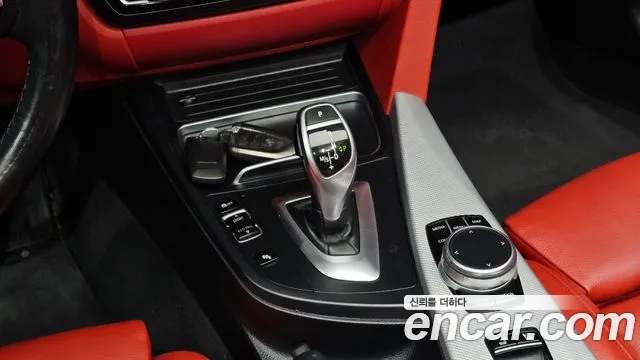 BMW 4-Series 2017 thumb 8