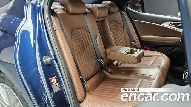 Genesis G70 2020 thumb 10