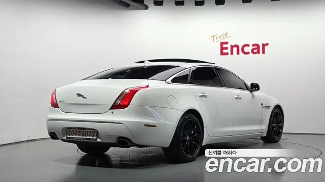 Jaguar XJ 2015 thumb 2