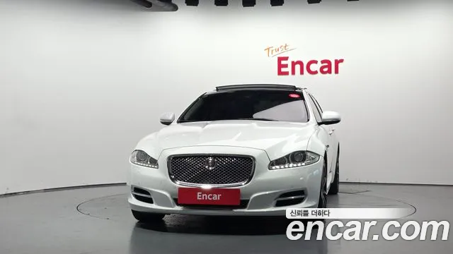 Jaguar XJ 2015 thumb 3