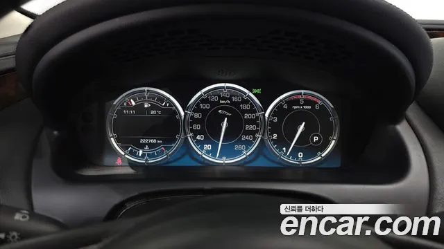 Jaguar XJ 2015 thumb 8