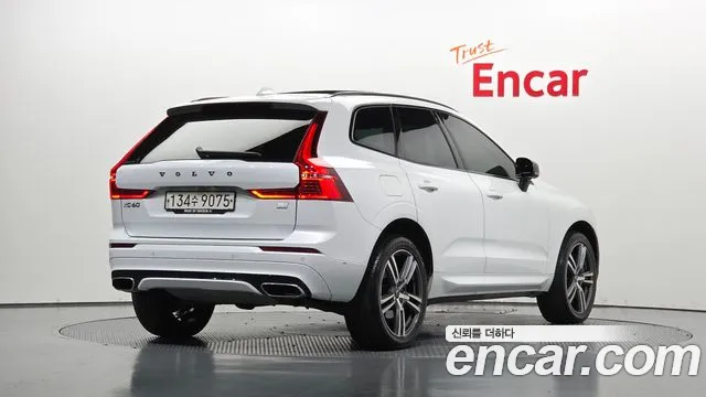 Volvo XC60 2021 thumb 2