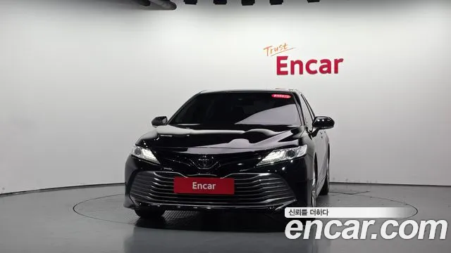 Toyota Camry 2019 thumb 2