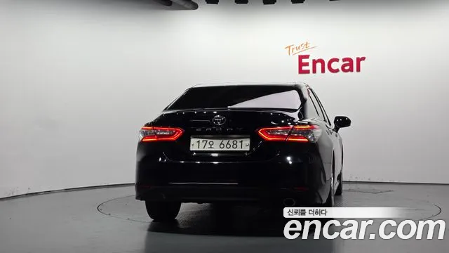 Toyota Camry 2019 thumb 3