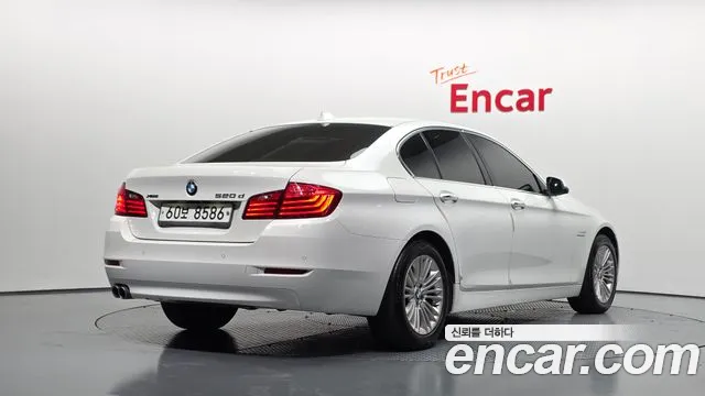 BMW 5-Series 2013 thumb 2