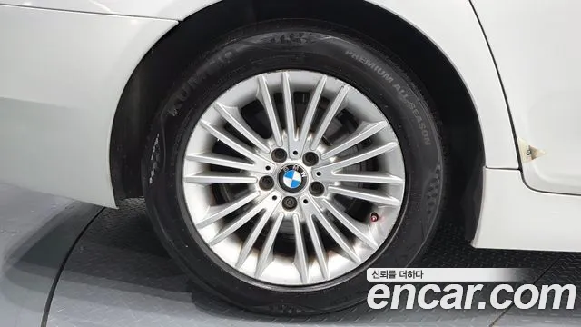 BMW 5-Series 2013 thumb 5
