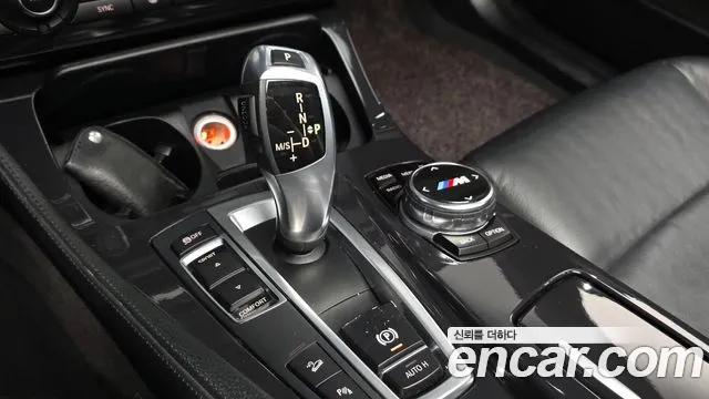 BMW 5-Series 2013 thumb 9