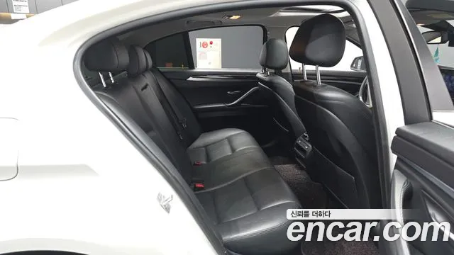 BMW 5-Series 2013 thumb 12