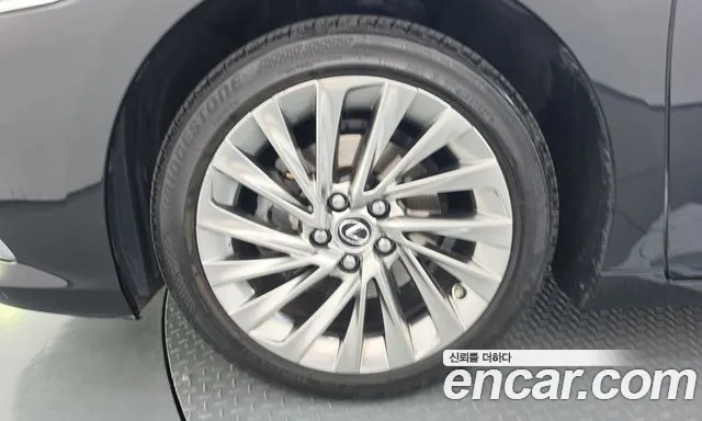Lexus ES 2021 thumb 5