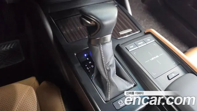 Lexus ES 2021 thumb 9