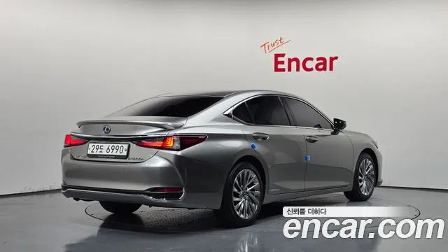 Lexus ES 2019 thumb 2