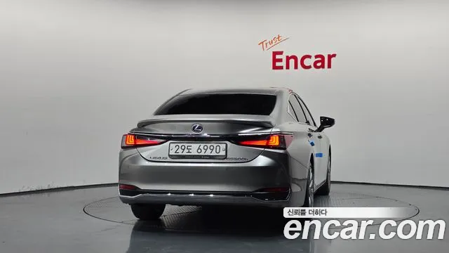 Lexus ES 2019 thumb 4