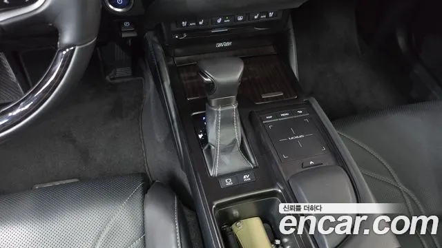 Lexus ES 2019 thumb 9