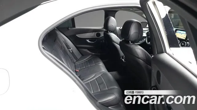 Mercedes-Benz C-Класс 2015 thumb 11
