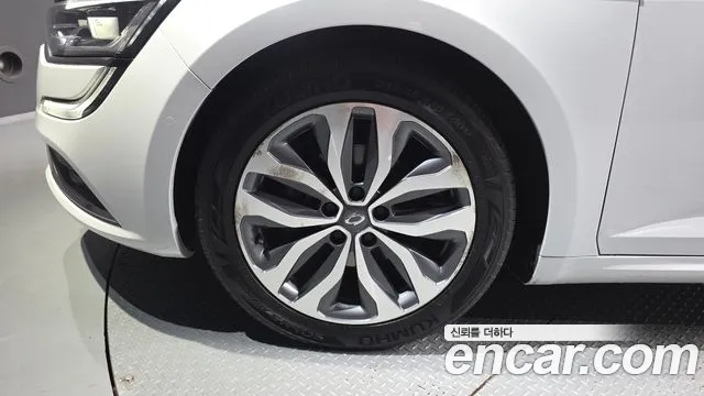 Renault-KoreaSamsung Megane 2016 thumb 5