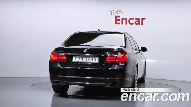 BMW 7-Series 2014 thumb 4