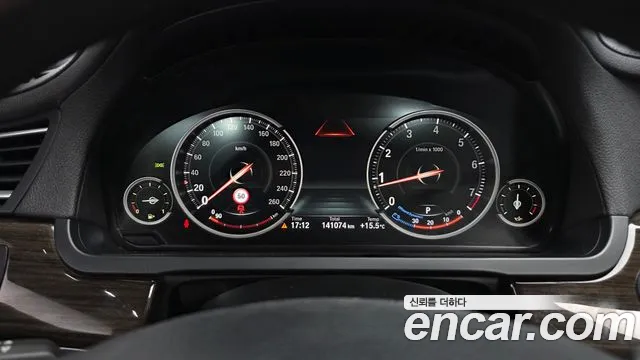BMW 7-Series 2014 thumb 8