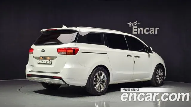 Kia Carnival 2014 thumb 2
