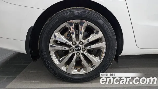 Kia Carnival 2014 thumb 5