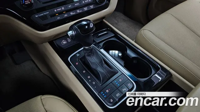 Kia Carnival 2014 thumb 9
