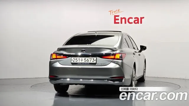 Lexus ES 2023 thumb 4