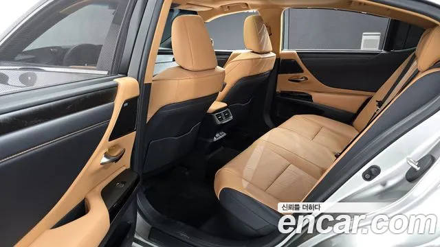 Lexus ES 2023 thumb 11