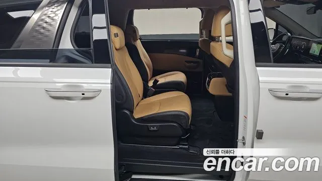 Kia Carnival 2022 thumb 11