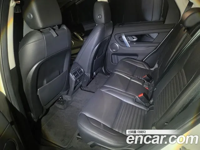Land Rover Discovery Sport 2020 thumb 10